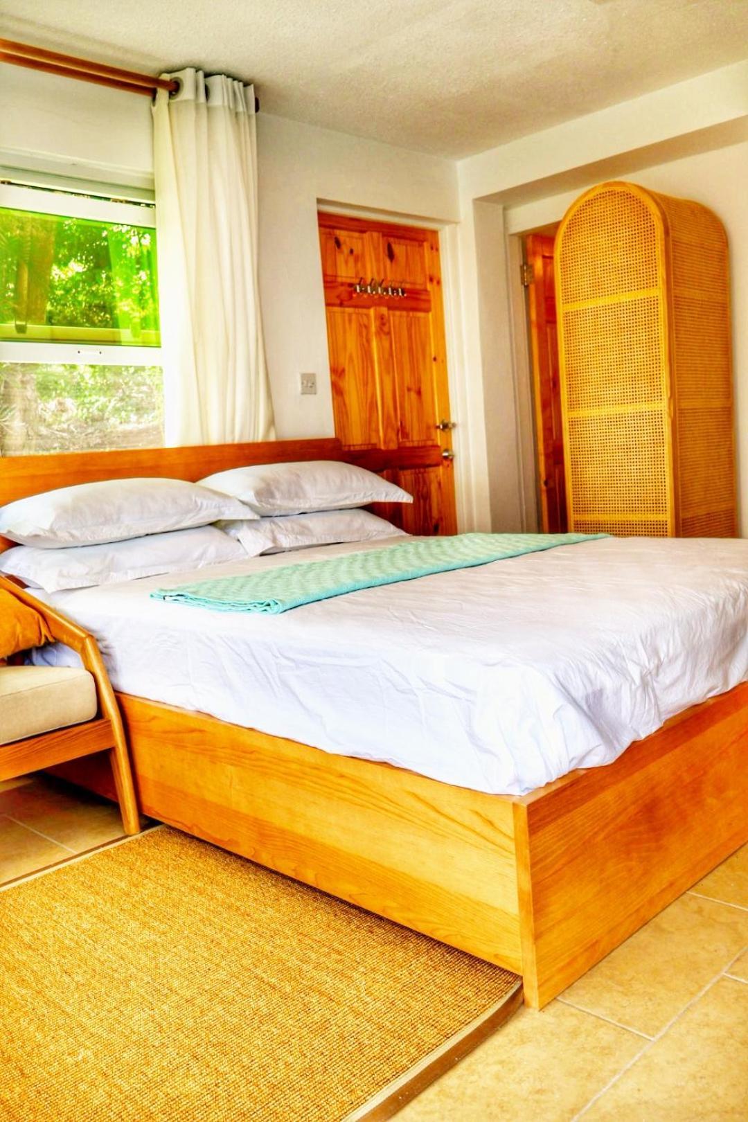 Blue Whale Villa Calibishie Extérieur photo