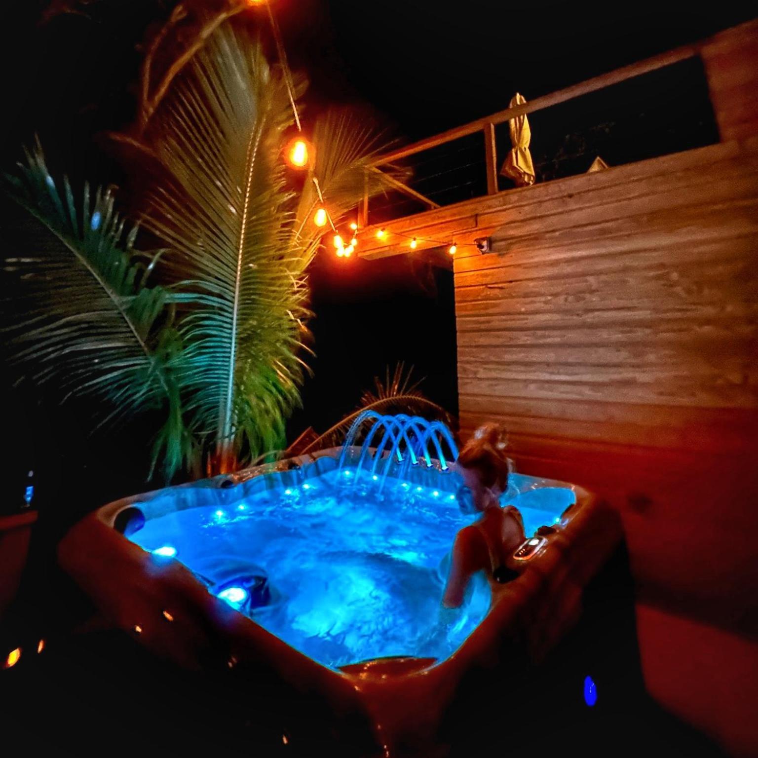 Blue Whale Villa Calibishie Extérieur photo